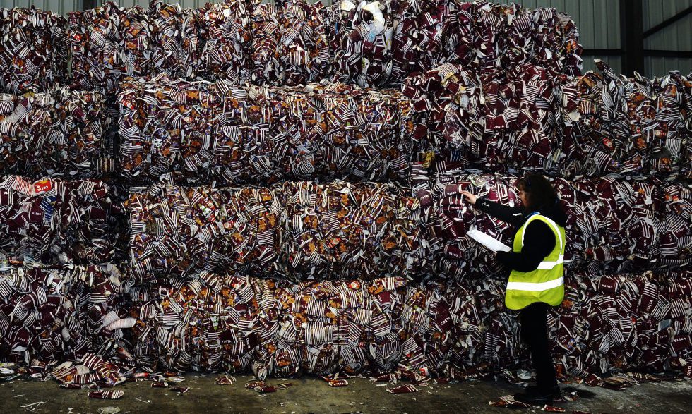 Costa Coffee promises to recycle half a billion takeaway cups per year