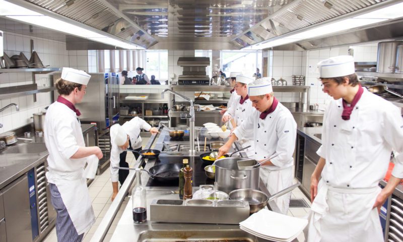 Hospitality sector ‘to generate £100bn in 2018’