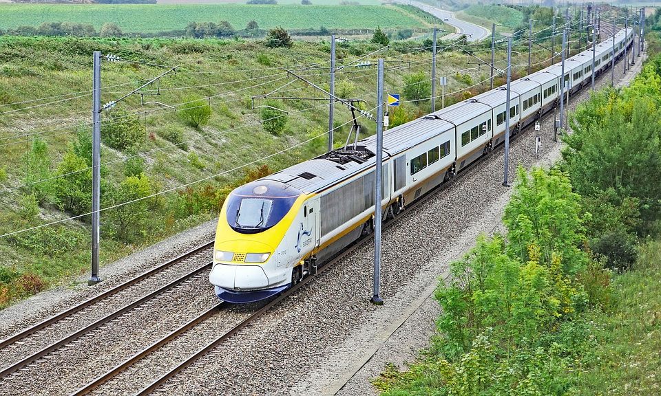 Vegan Society urges train caterers to improve service