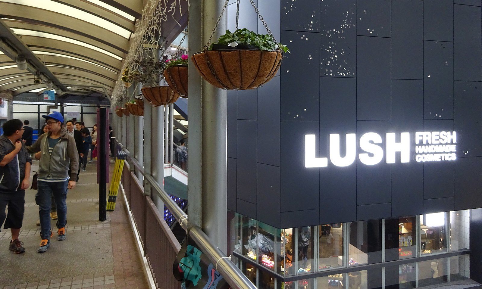 Lush to offer free coffee