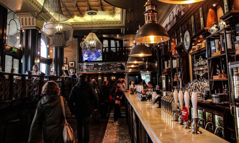 Restaurants see drop in trade as pub sales increase