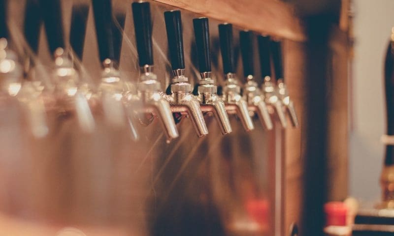 One in seven pubs face business rate rises of £5,000 next April