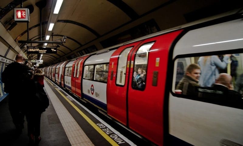 Mayor confirms ban on junk food advertising on TfL