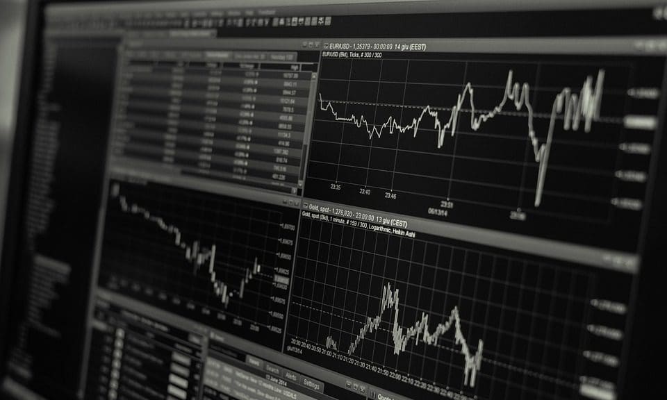Bank of England puts hold on interest rates due to Brexit uncertainty