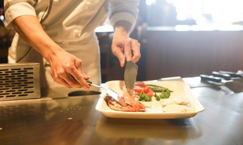 10,000 restaurant jobs lost in 2018 with more expected