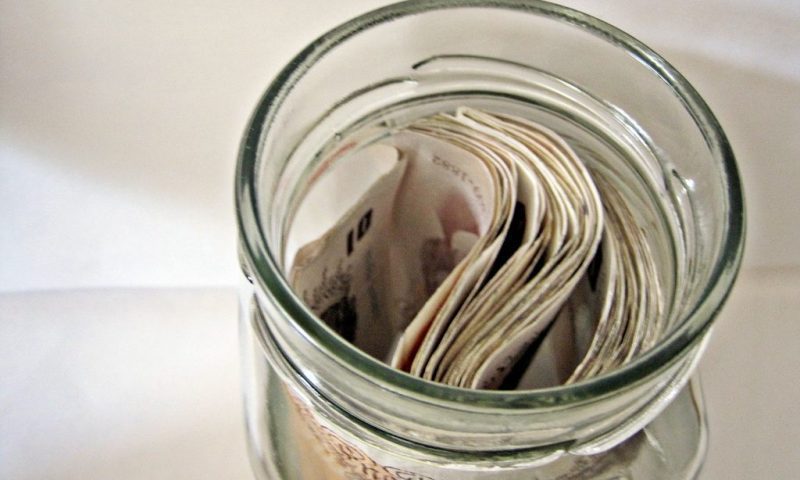 Government delays changes to tipping law