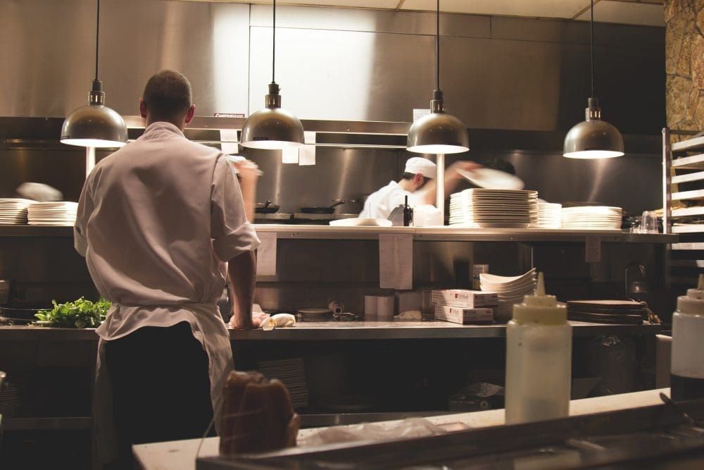 Better March weather boosts pub and restaurant trading