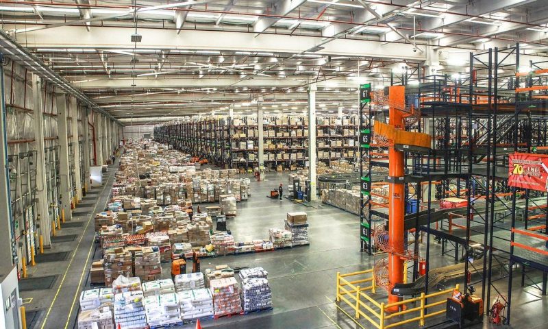 How the right warehouse automation system can improve operations