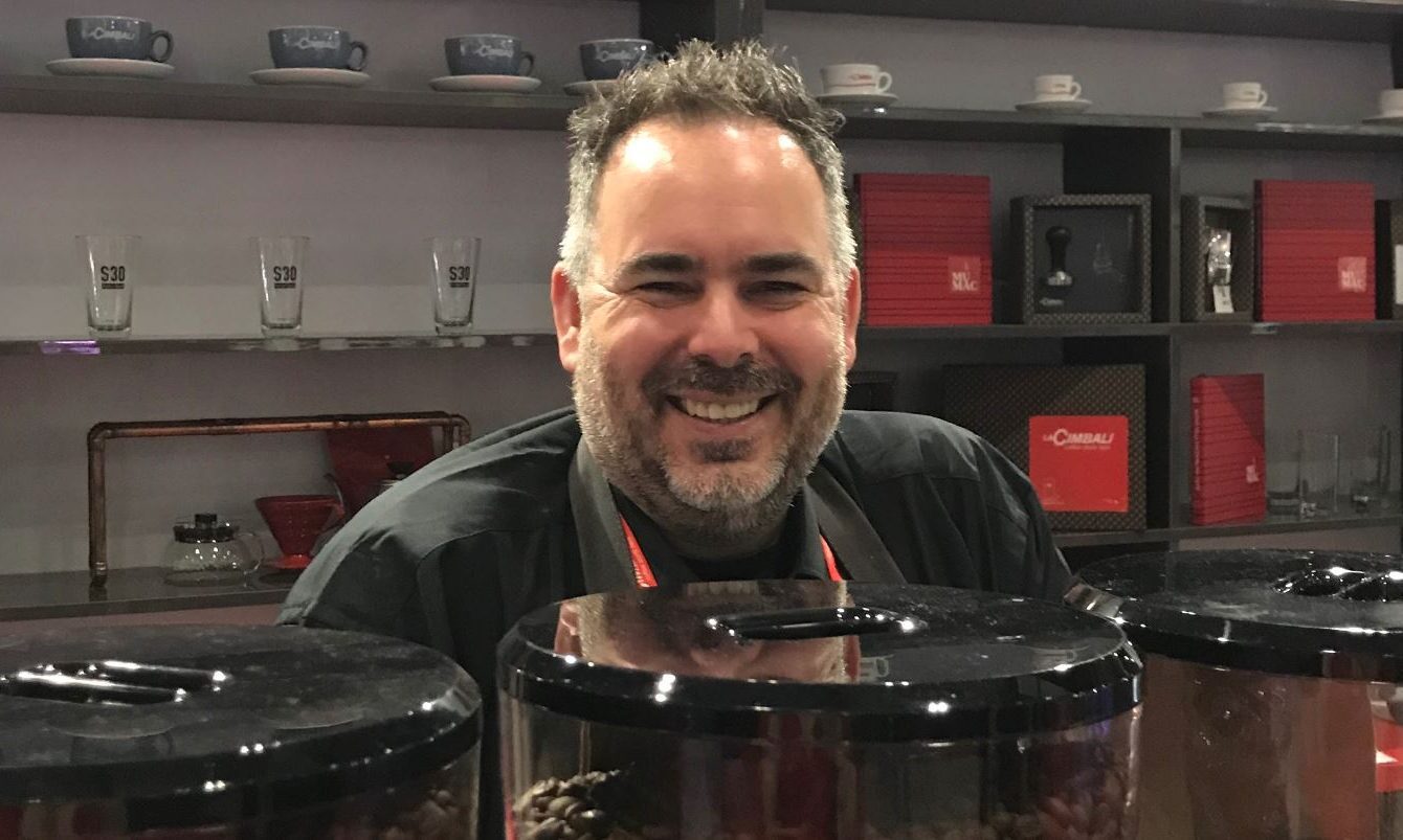 Can the cup affect the taste of coffee?