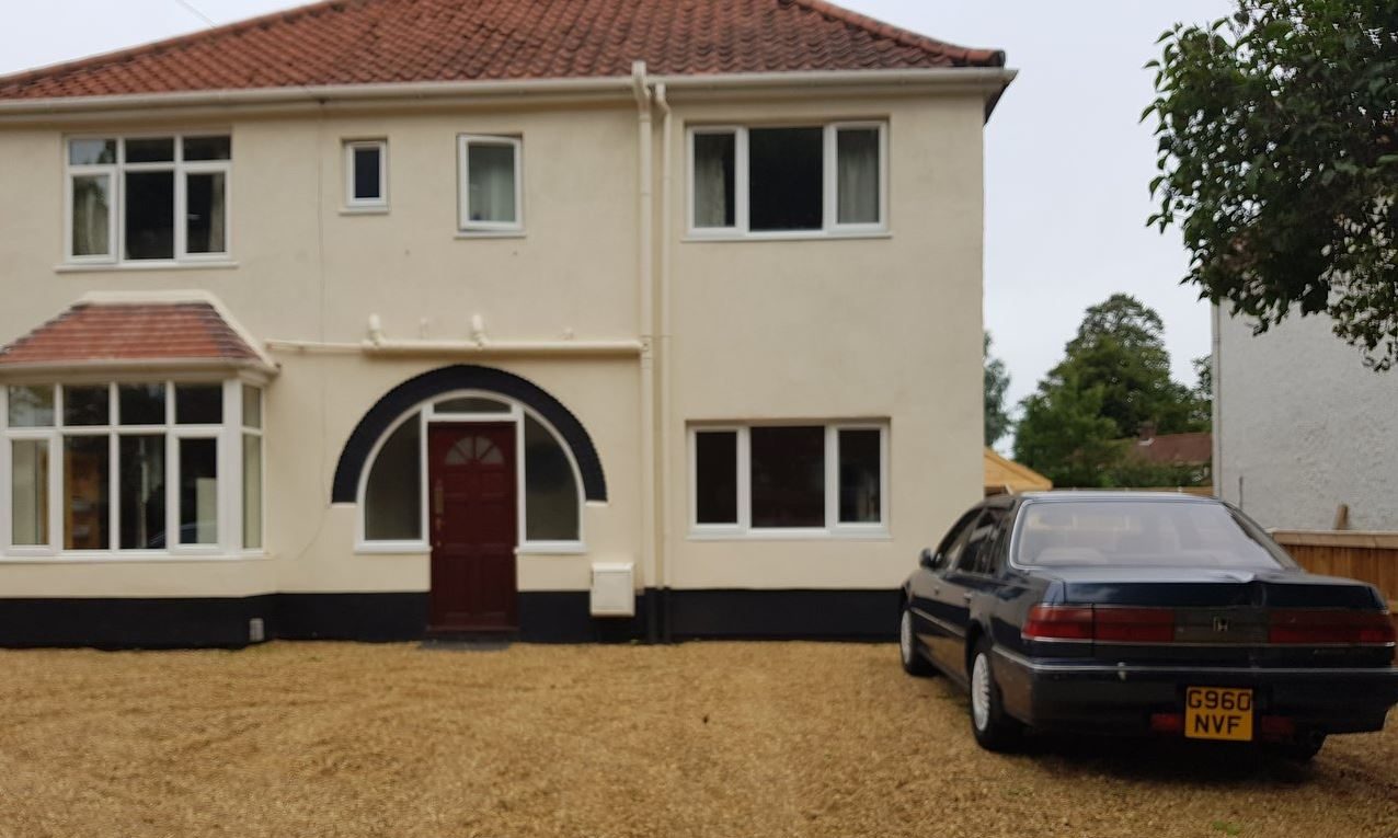 Man alleged to run restaurant from house refuses to remove sign