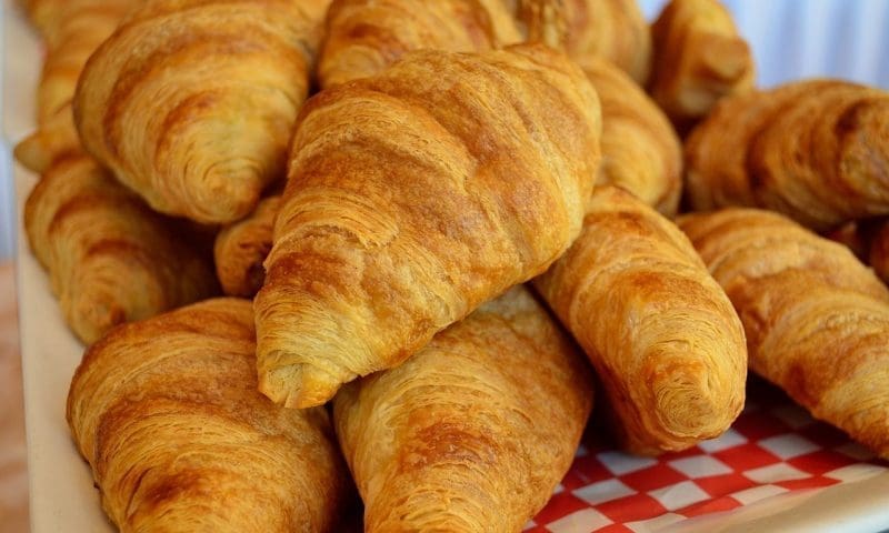 Bakeries competing with sandwich chains as sales outperform market