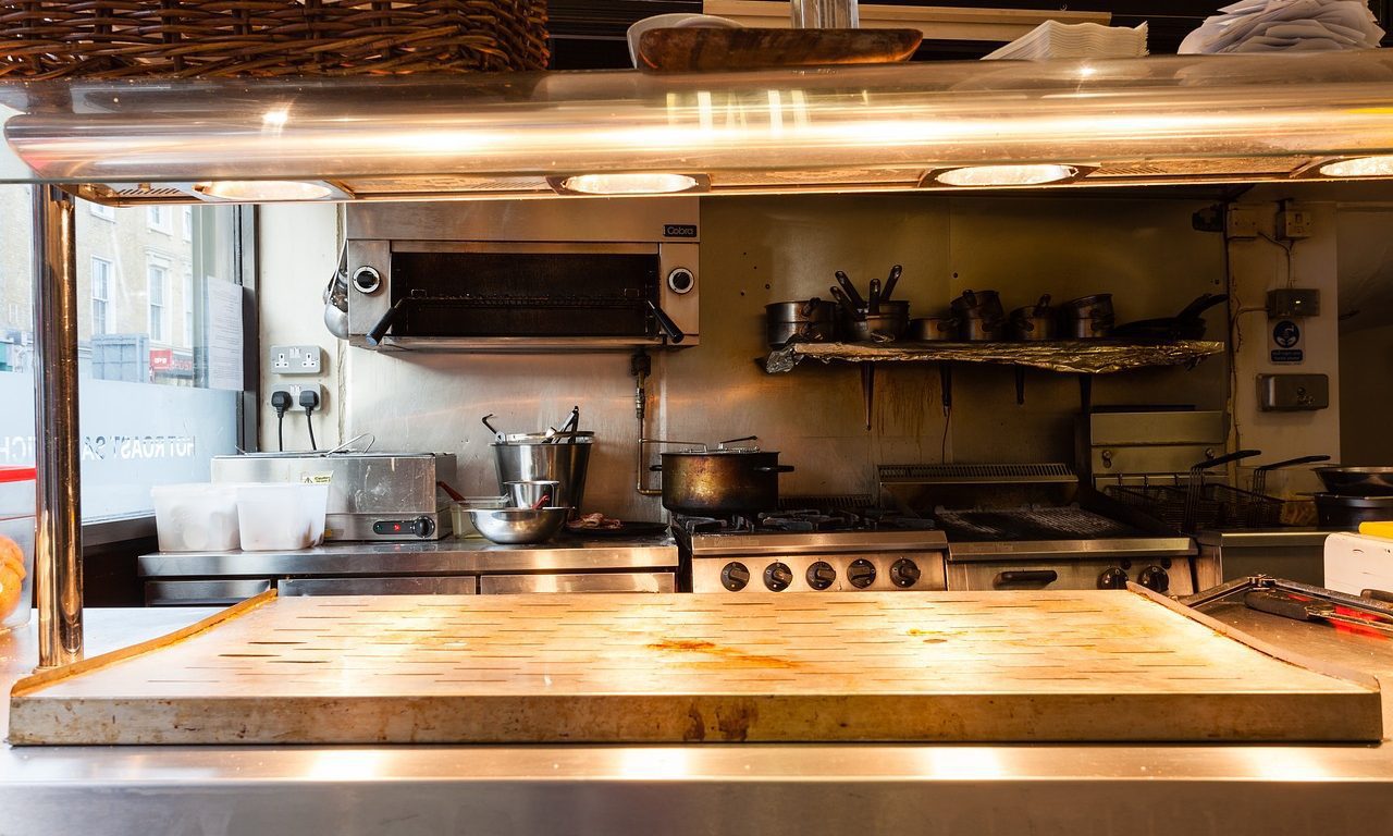 Ways to avoid cross-contamination in your kitchen