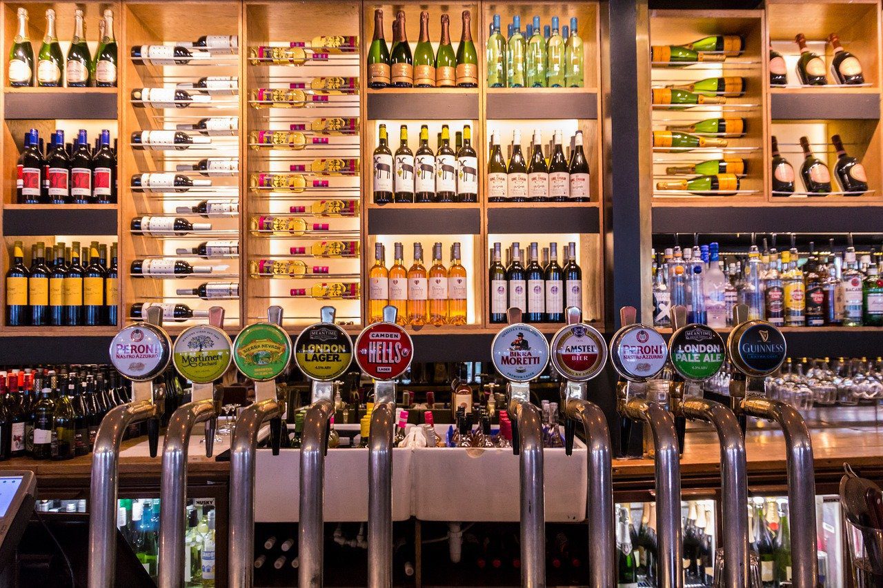 Pub, bar and restaurant closures reach lowest rate since 2018  