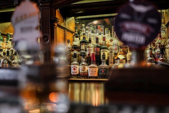 Government enforces music ban on pubs