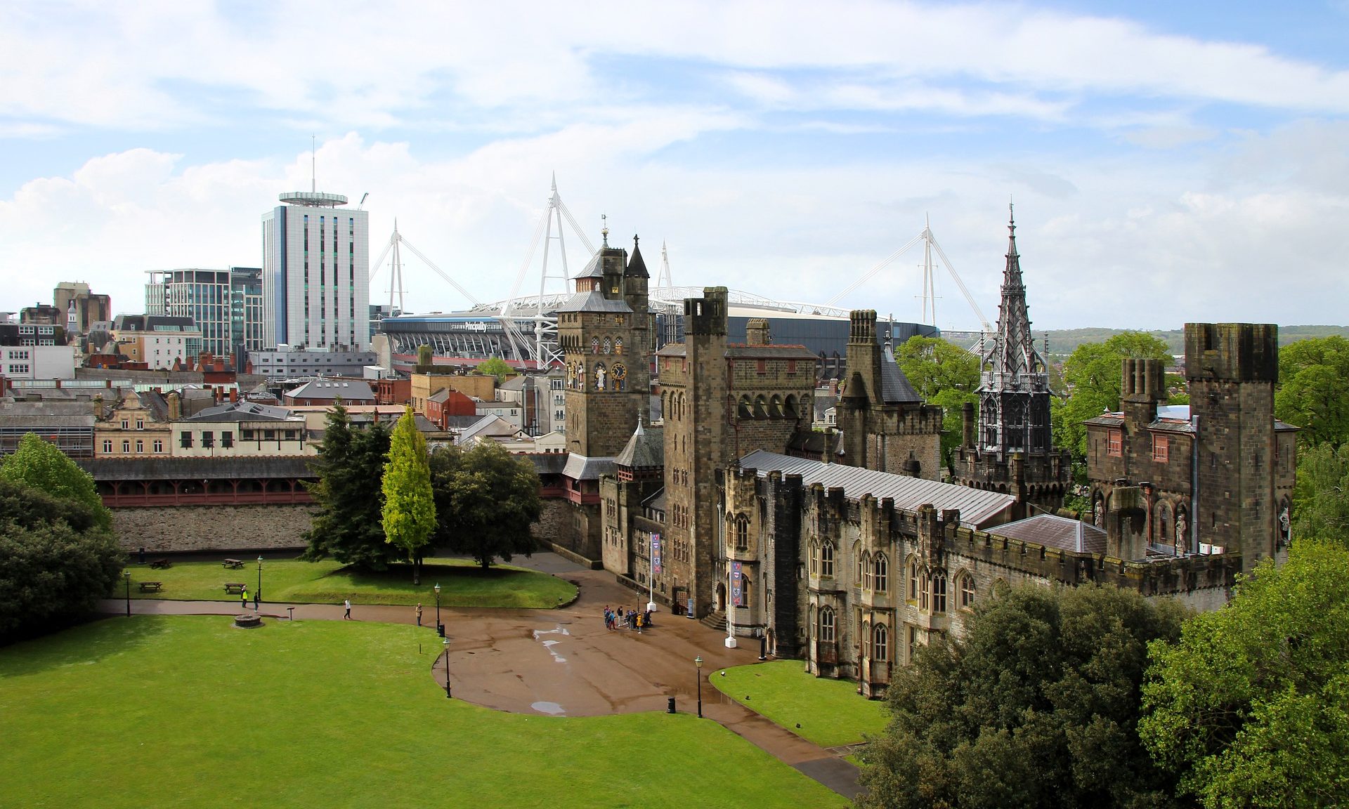 Restaurateur engages in legal action against Welsh gov over reopening plans