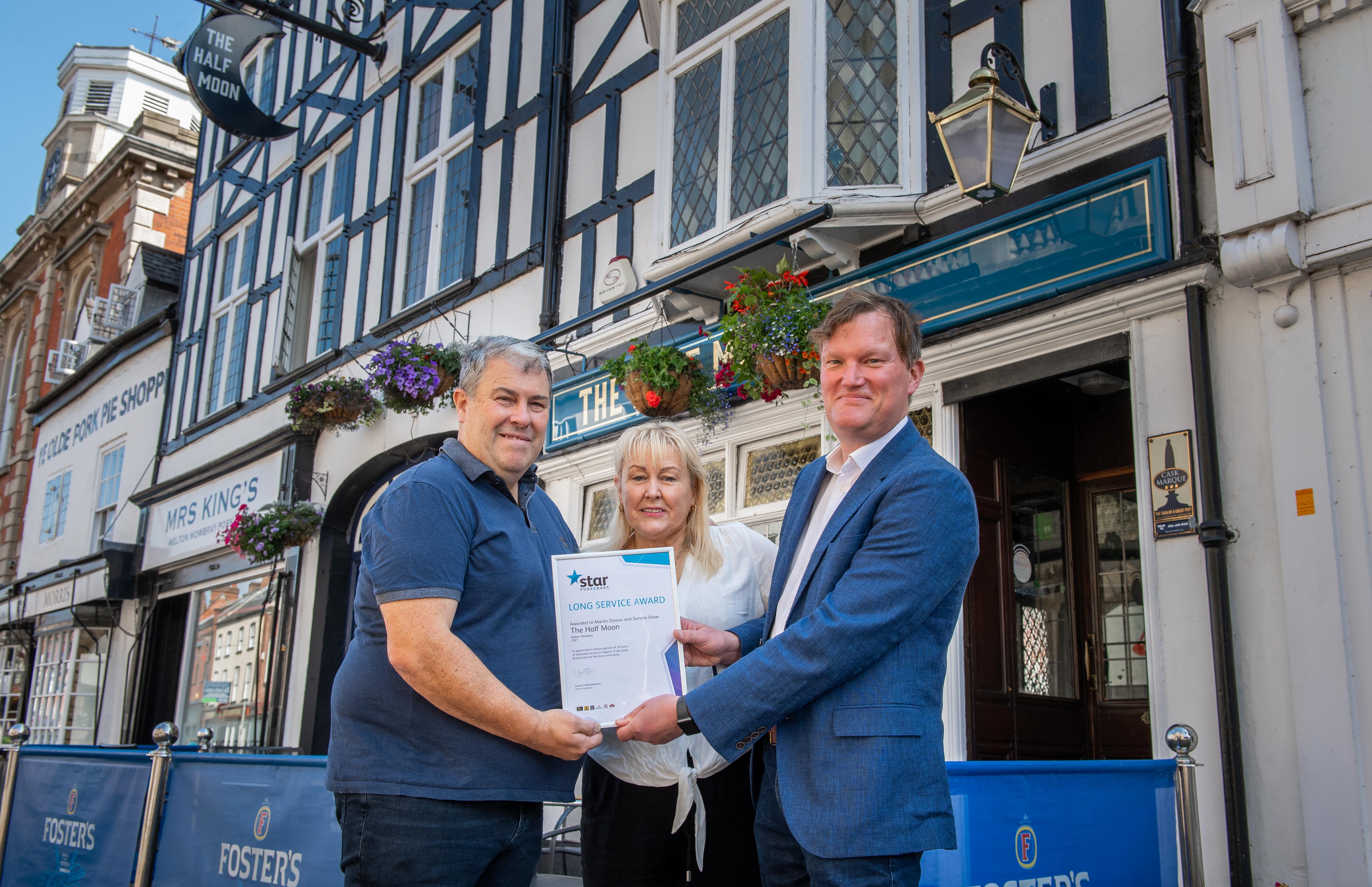 Star Pubs & Bars awards long service licensees