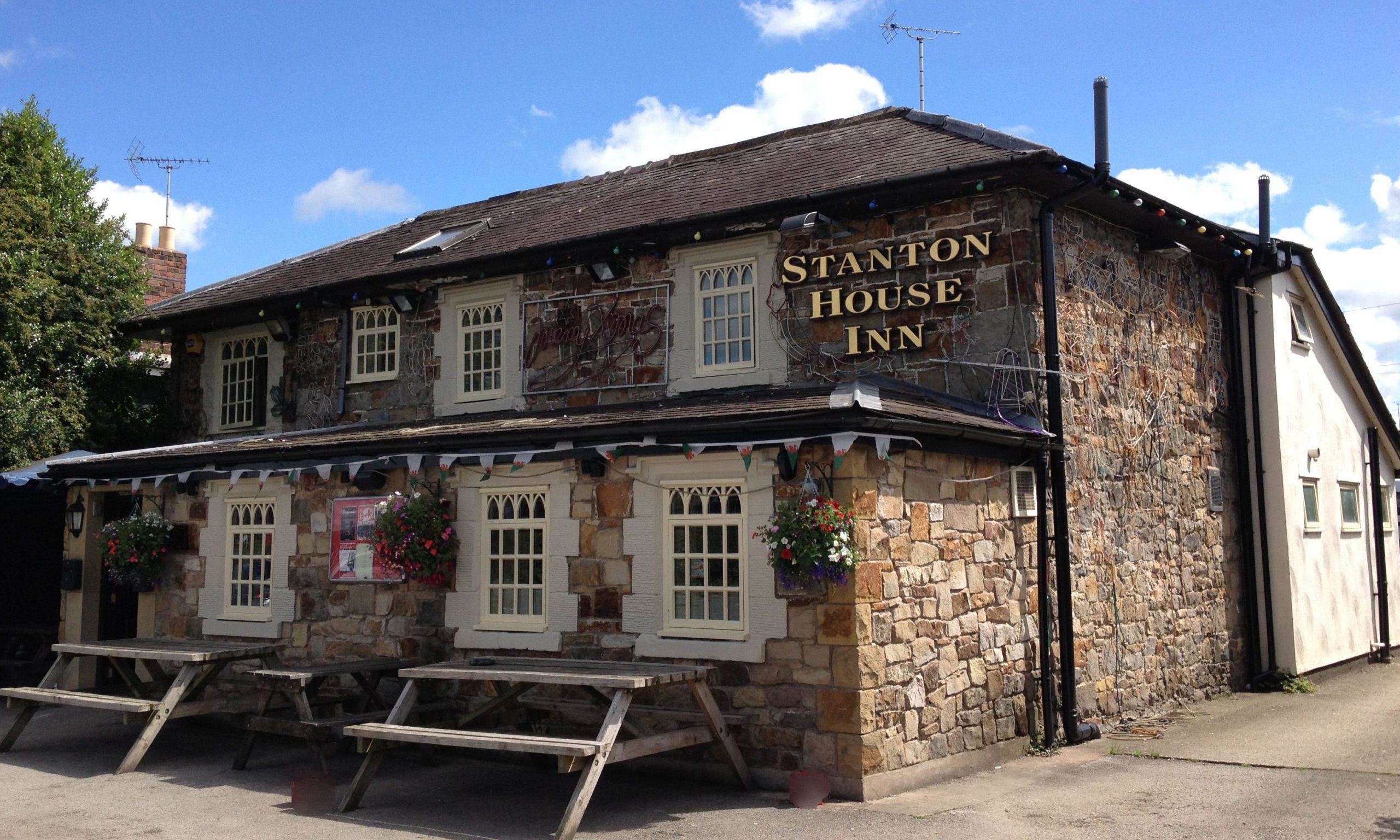 The Stanton House in Chirk reopens following pub refurb