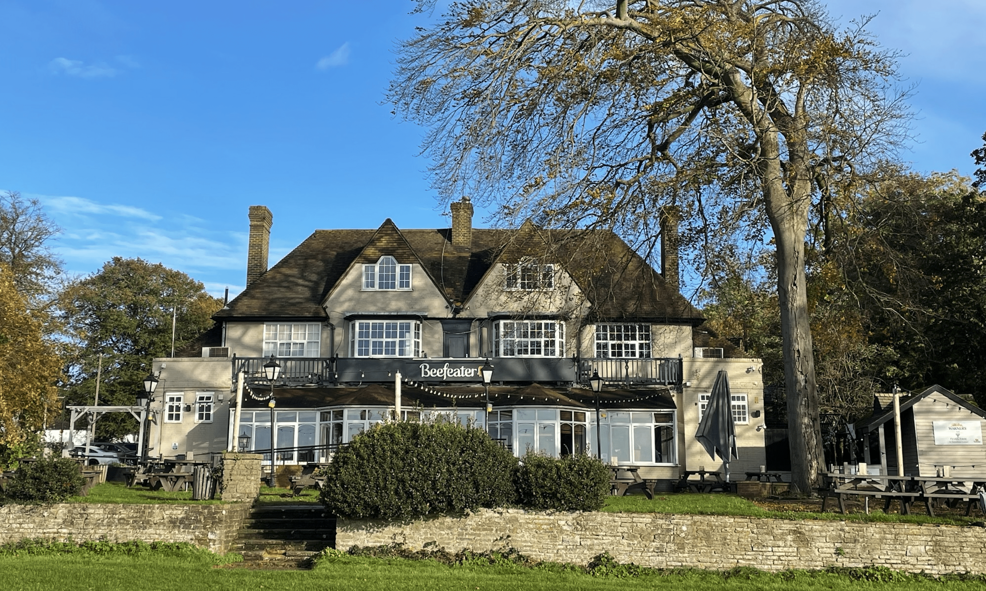 Young’s acquires Tattenham Corner Pub from Whitbread