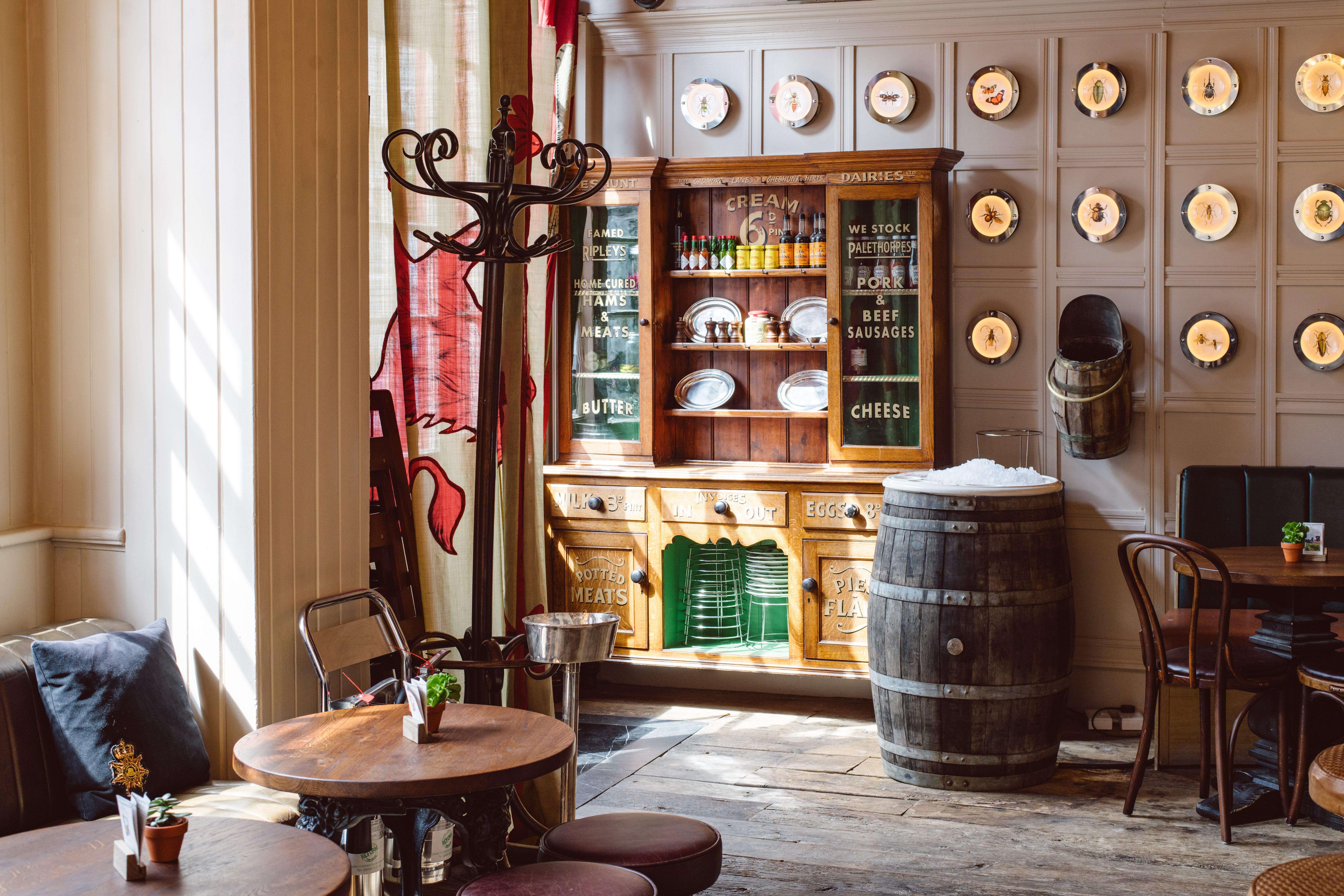 The Pig’s Ear pub opens in Chelsea