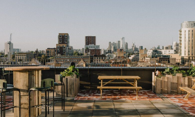 Neighbourhood bar and kitchen Squeeze opens in Dalston