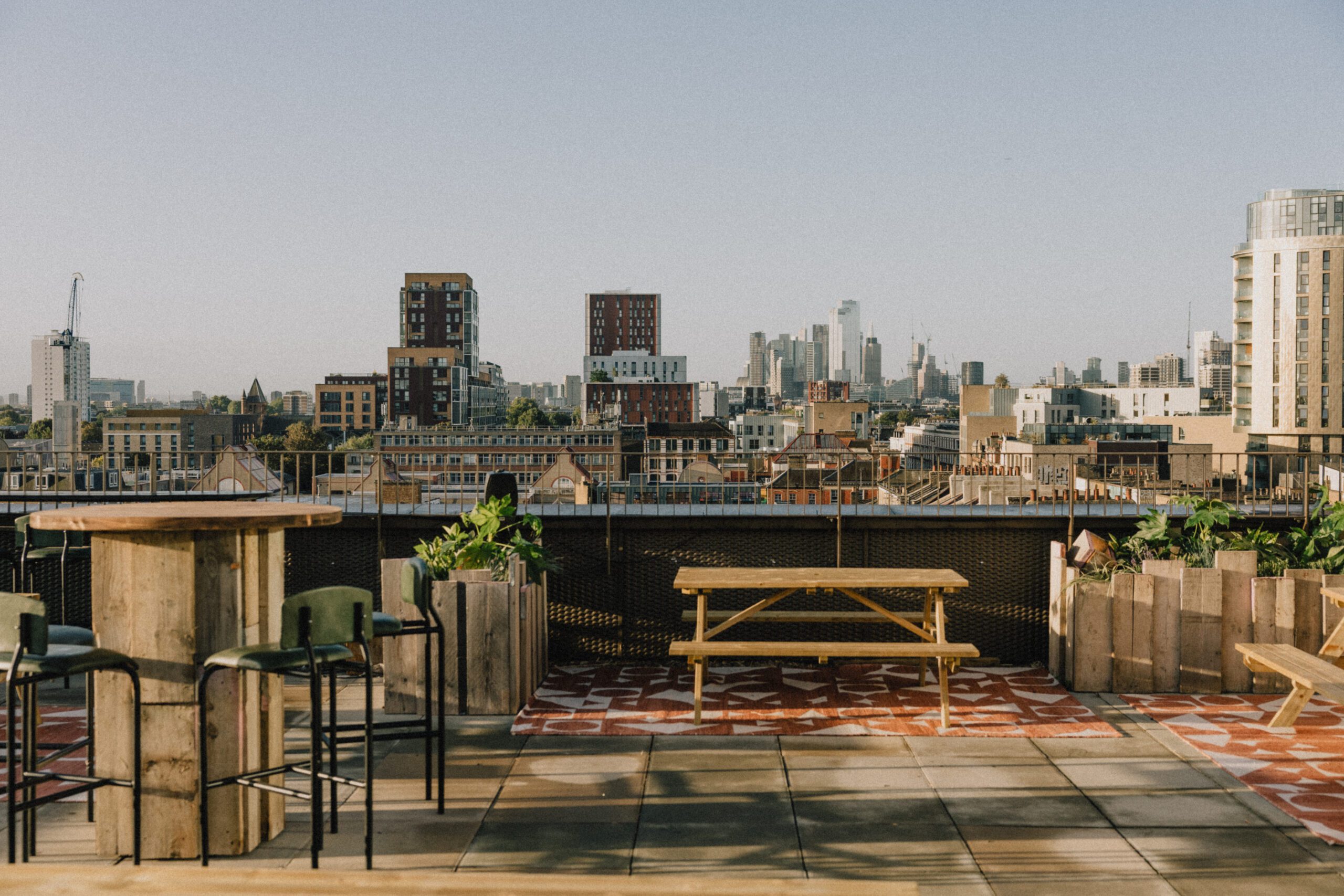 Neighbourhood bar and kitchen Squeeze opens in Dalston