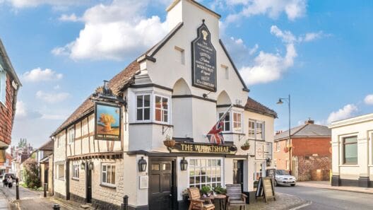Red Oak Taverns acquires Midhurst pub